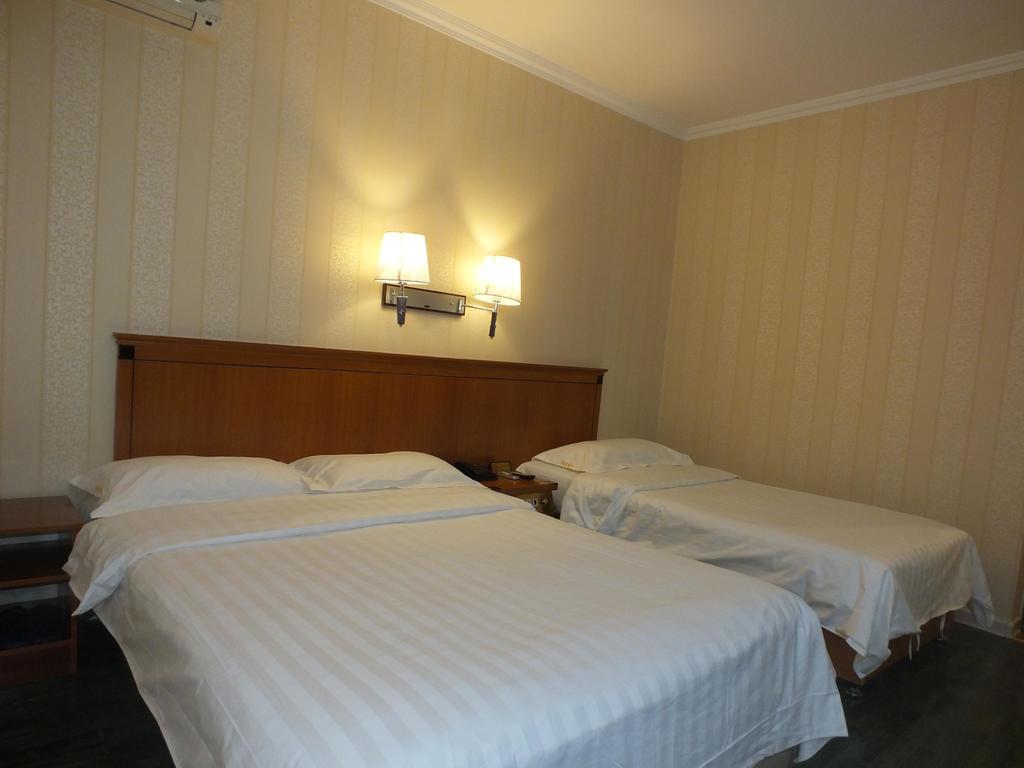 Beijing Fuxing Holiday Hotel Exterior photo