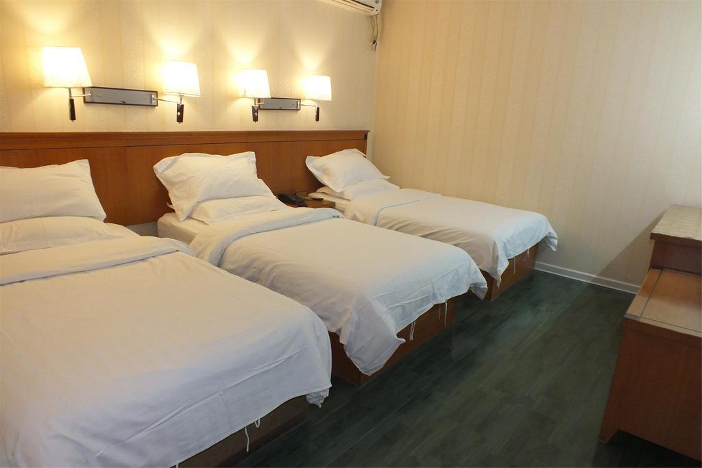 Beijing Fuxing Holiday Hotel Exterior photo