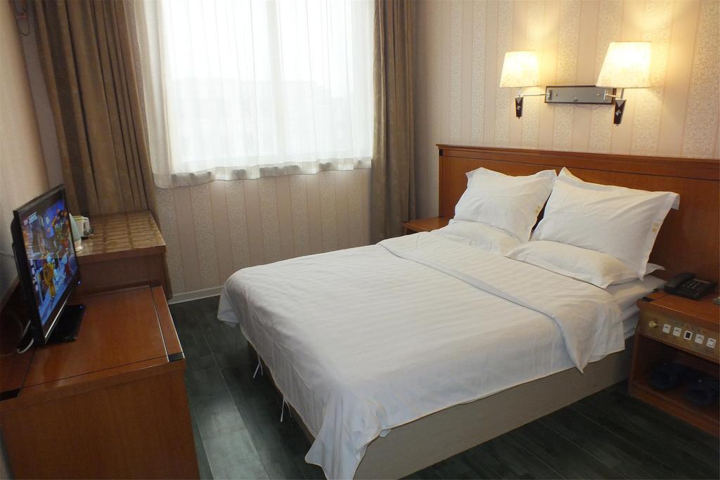 Beijing Fuxing Holiday Hotel Exterior photo
